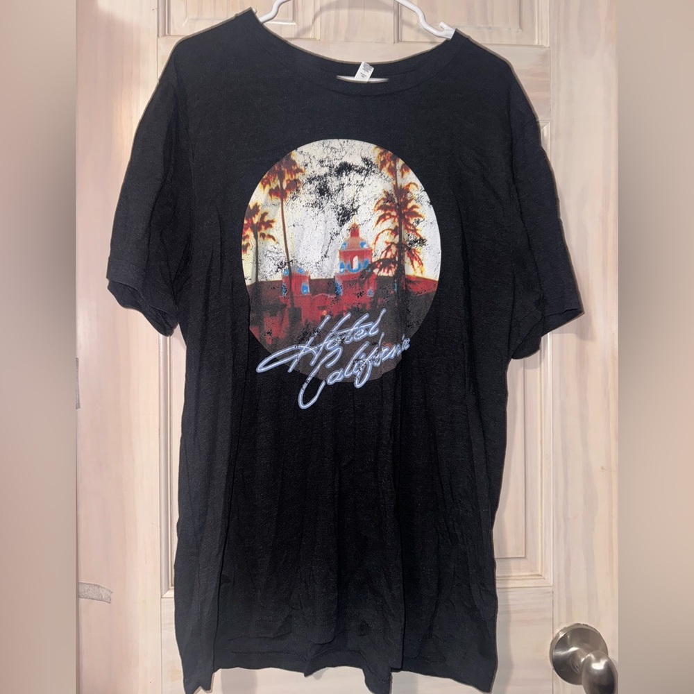 Graphic tee
